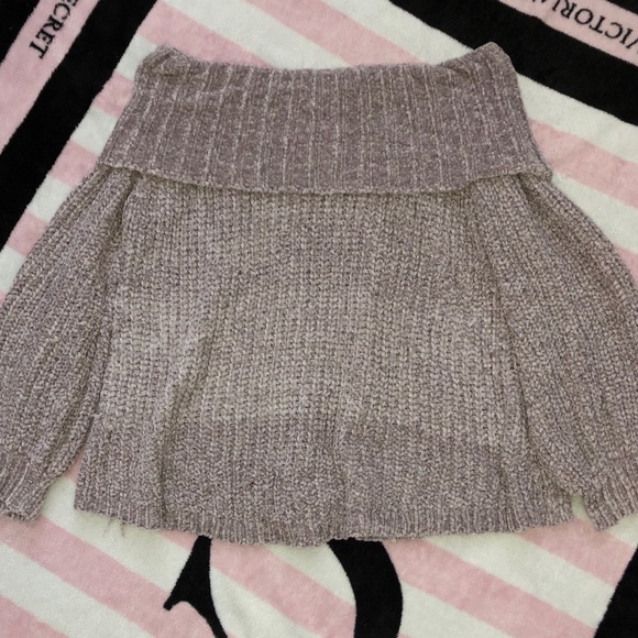 Off Shoulder Sweater - Picture 1 of 6